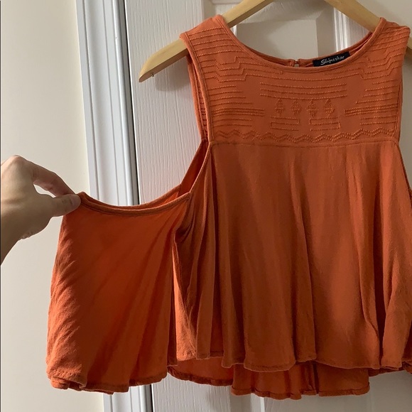 Cold Shoulder Crop Top - Picture 2 of 4